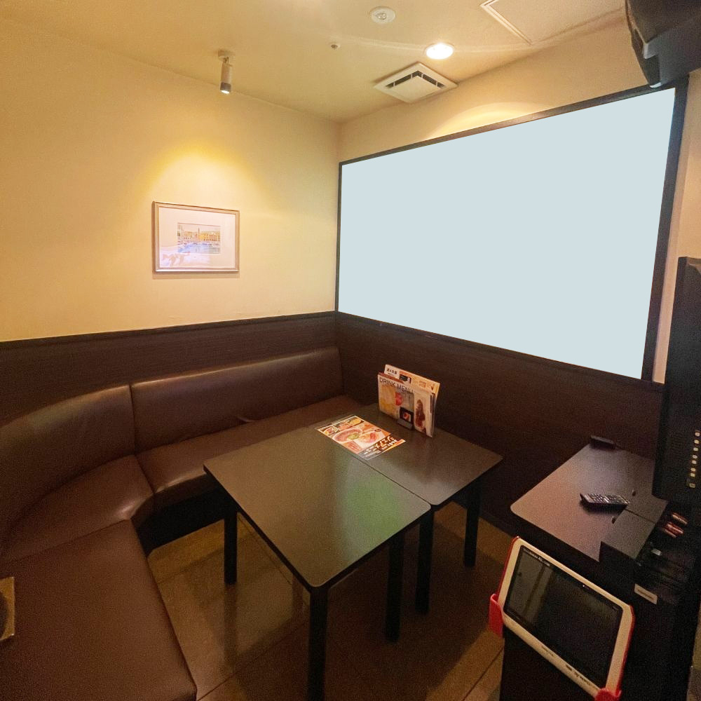 ●カラオケ コート・ダジュール京急川崎駅前店　カラオケルーム